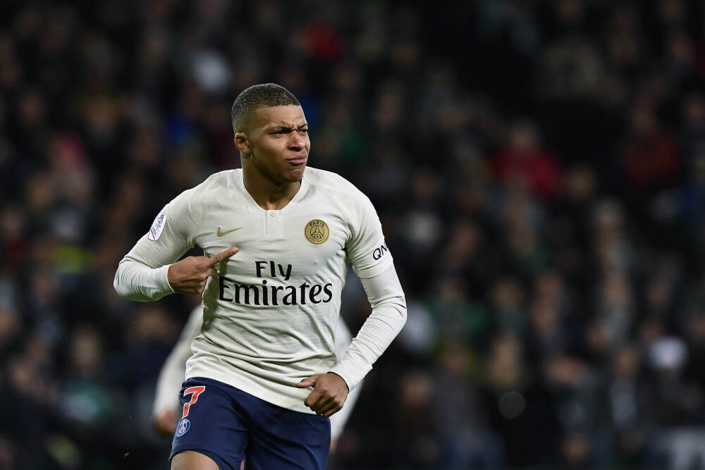 克林根:绿军进攻非常强但他们的弱点是防守篮板 我就是拼命去抢